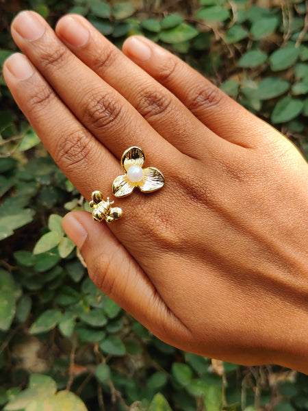 Flower Bee Ring